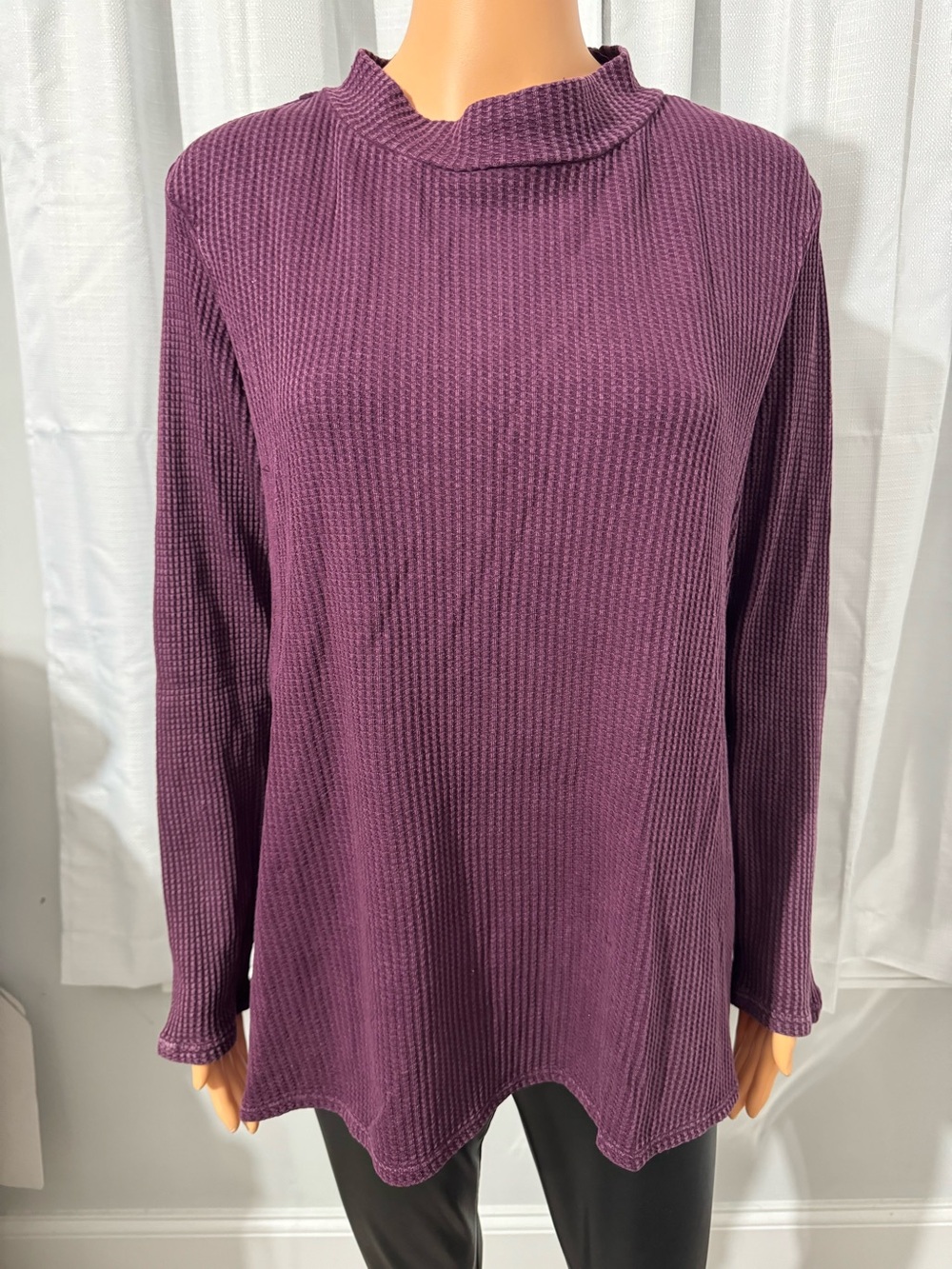 Cool Wonderly size M wine purple split back long sleeve waffle knit shirt new
